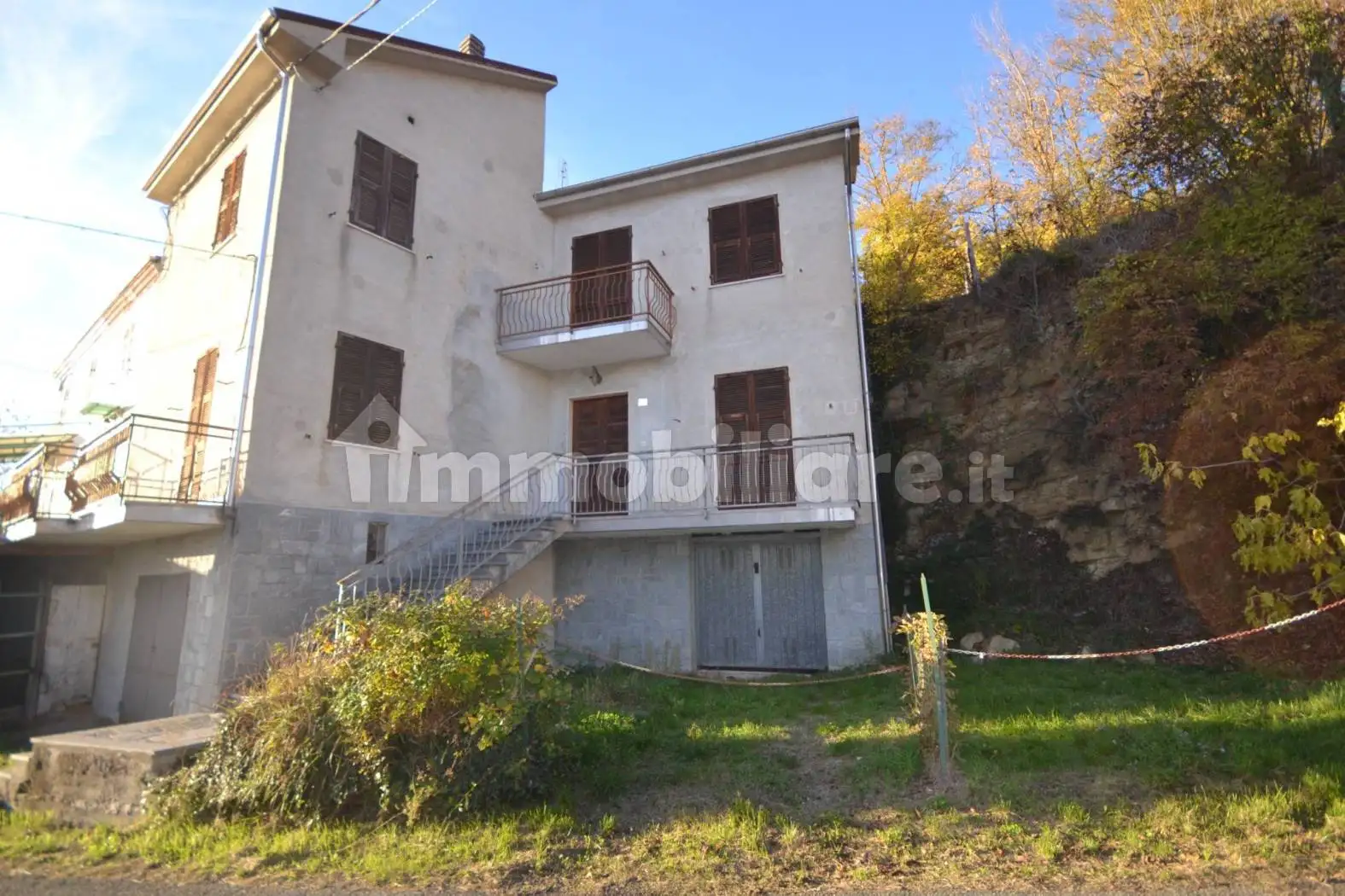 Villa in vendita a Morbello