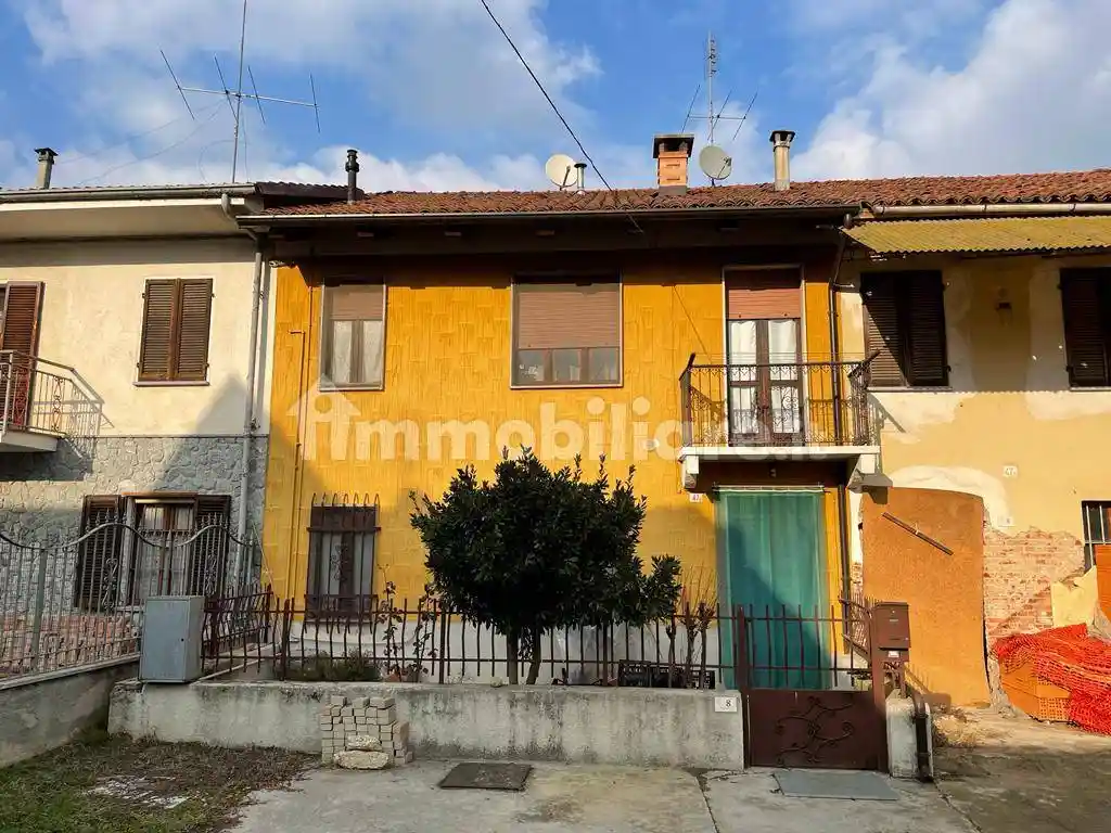 Casa indipendente in vendita a Ferrere