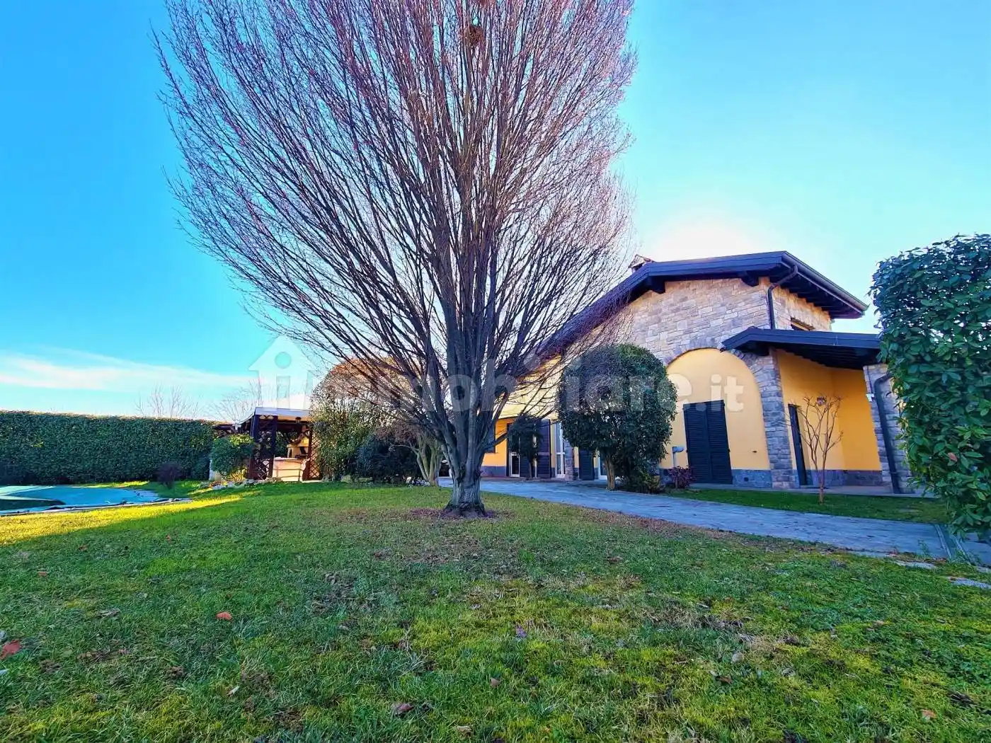 Villa in vendita a Gazzola