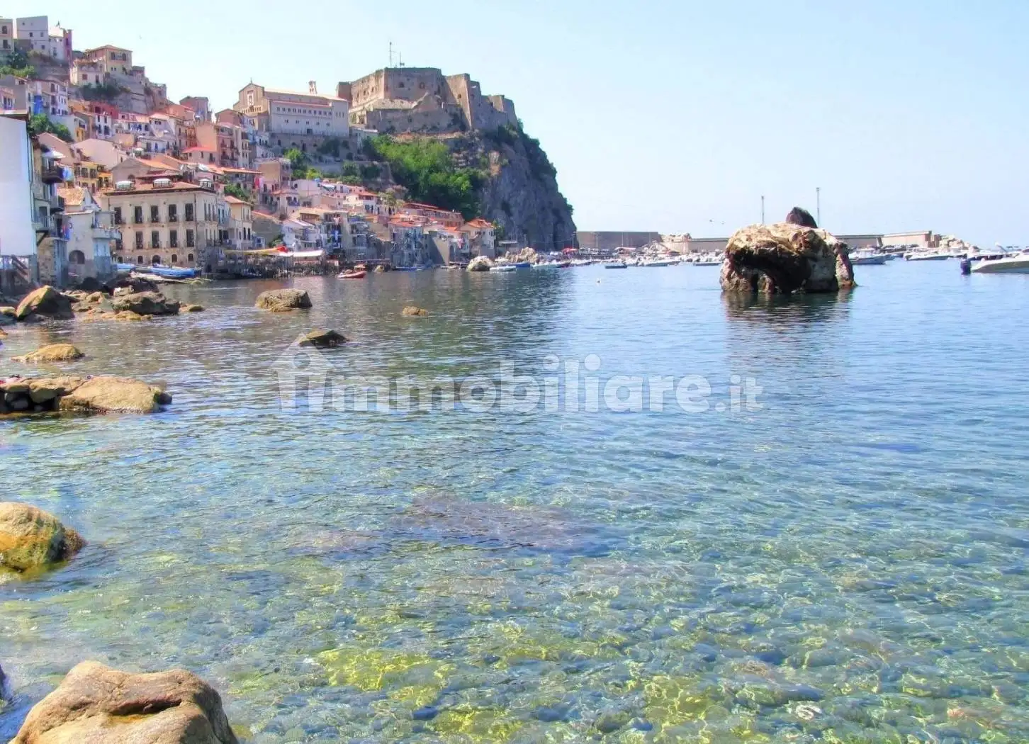 Casa indipendente in affitto a Scilla