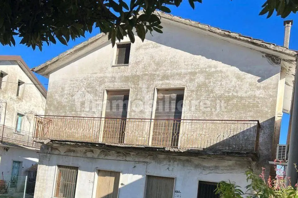 Appartamento in vendita a Vallesaccarda