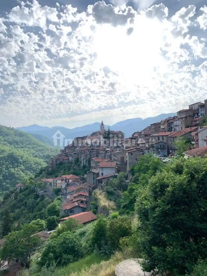 Casa indipendente in vendita a Apricale