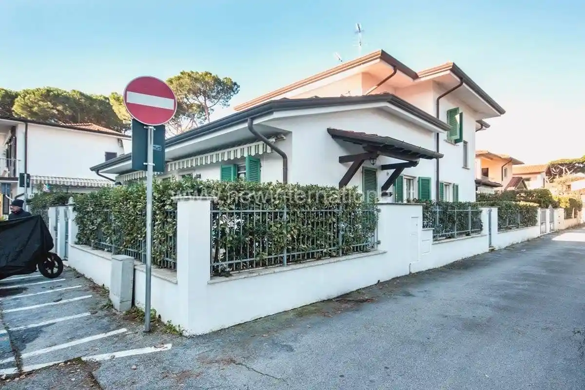 Villa in vendita a Forte dei Marmi