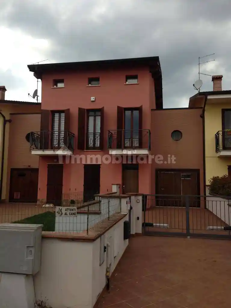 Villetta a schiera in affitto a Porto Mantovano