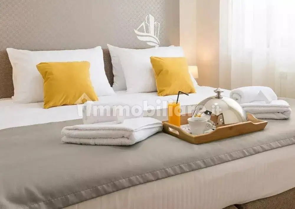 Palazzo - Edificio in vendita a Marebbe