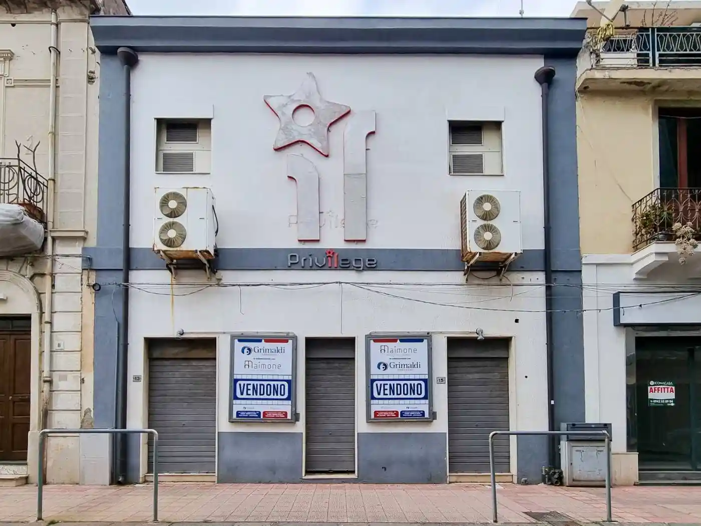 Palazzo - Edificio in vendita a Santa Teresa di Riva