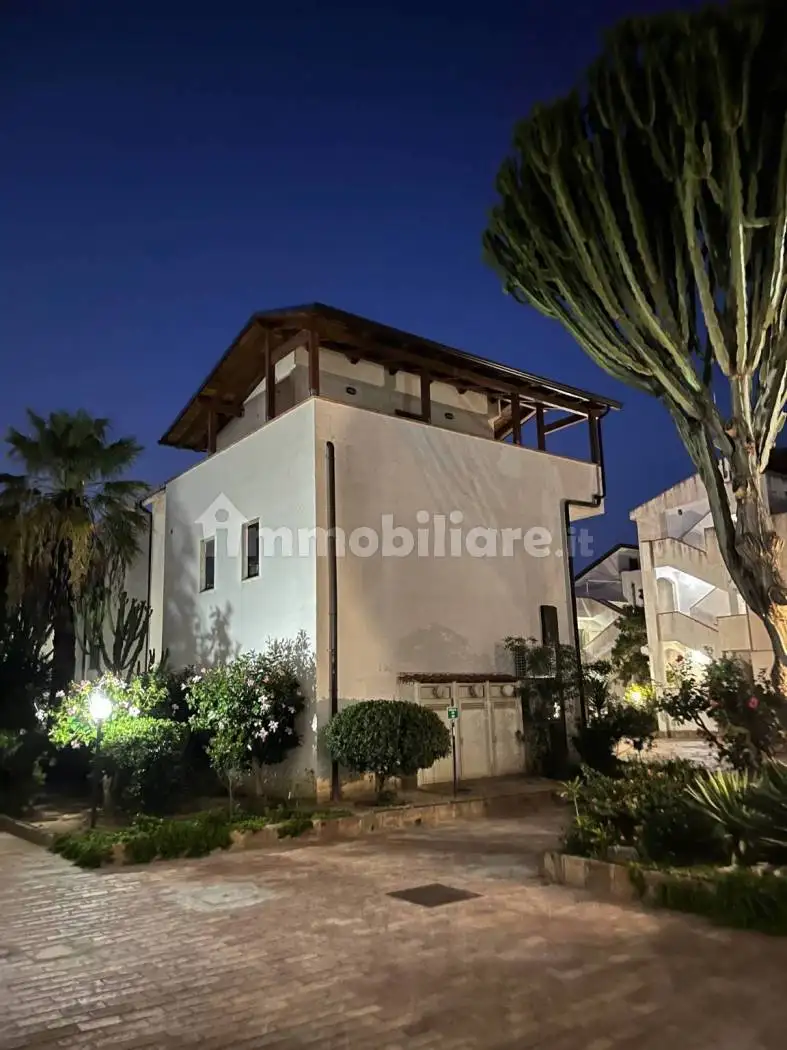 Appartamento in affitto a Soverato