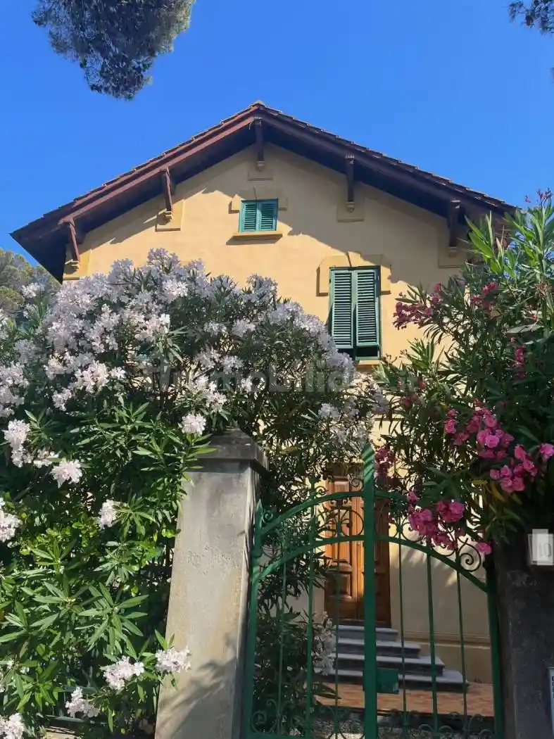 Villa in vendita a Livorno