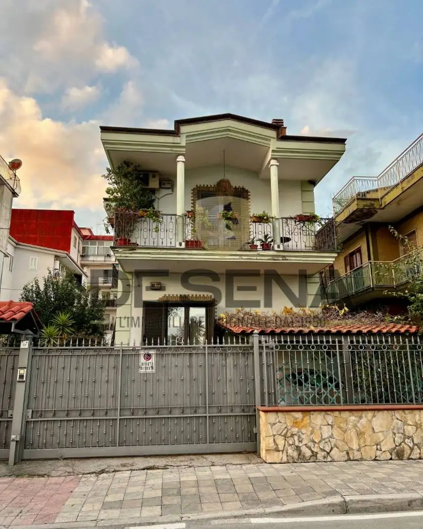 Villa in vendita a Acerra
