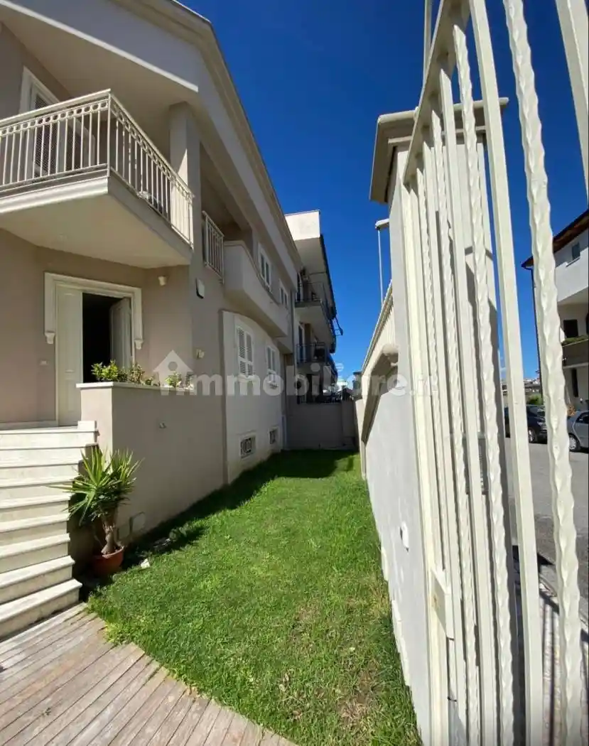 Villa bifamiliare via Monti degli Appennini 40, Centro, Casoria - foto 2