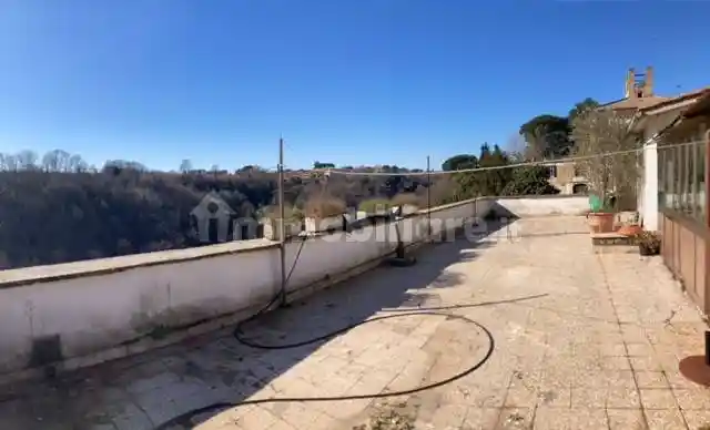 Appartamento in vendita a Capranica