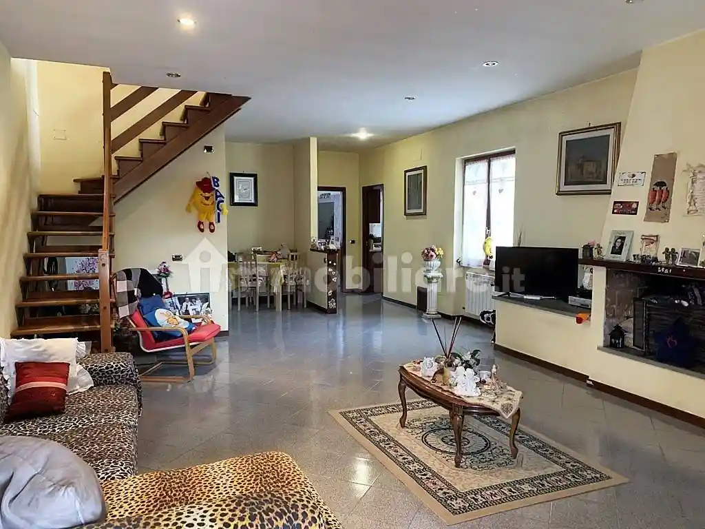 Villetta a schiera in vendita a Castel Sant'Elia