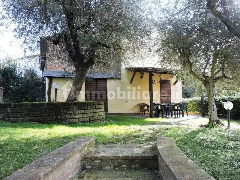 Rustico - Casale in vendita a Castiglione del Lago