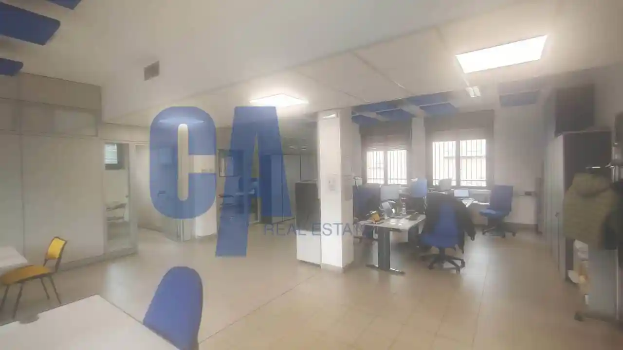 Palazzo - Edificio in Affitto - foto 2