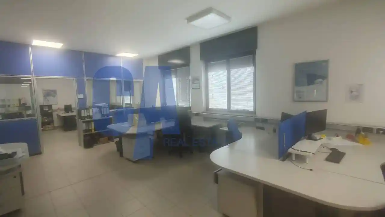 Palazzo - Edificio in Affitto - foto 5