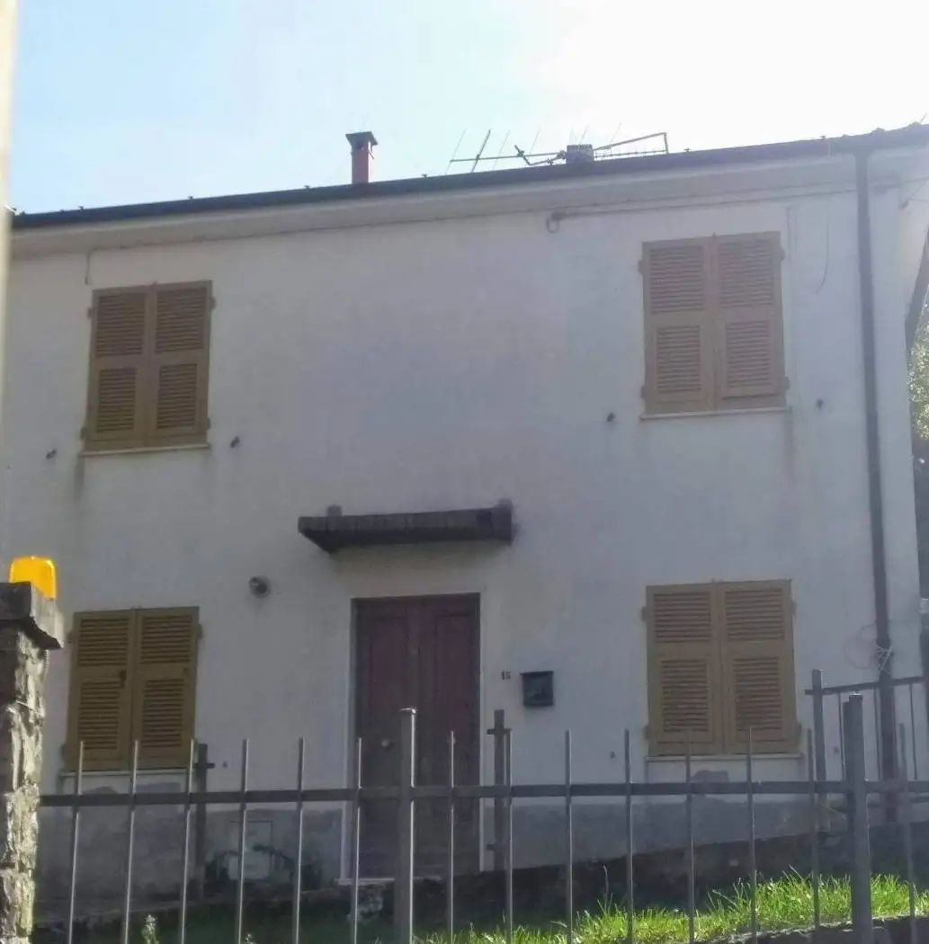 Casa indipendente in vendita a Rocchetta di Vara