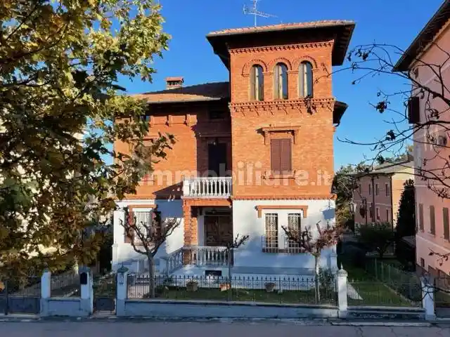 Villa in vendita a Castelvetro di Modena