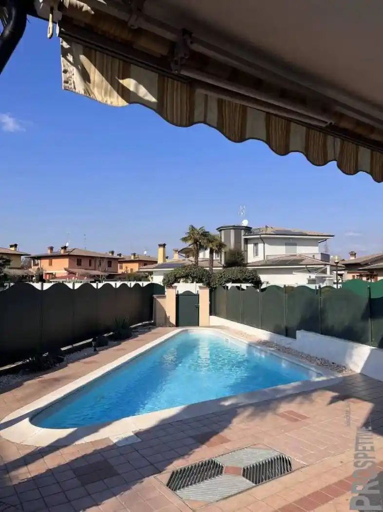 Villa in vendita a Travagliato