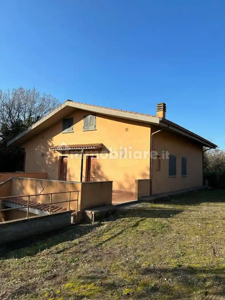 Villa in vendita a Aprilia