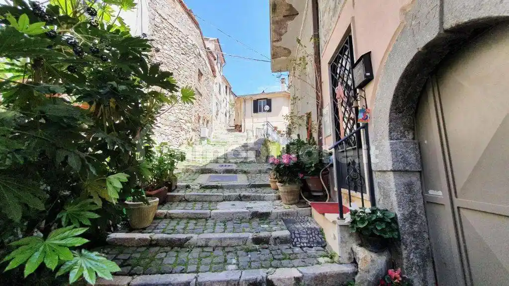 Palazzo - Edificio in vendita a Patrica