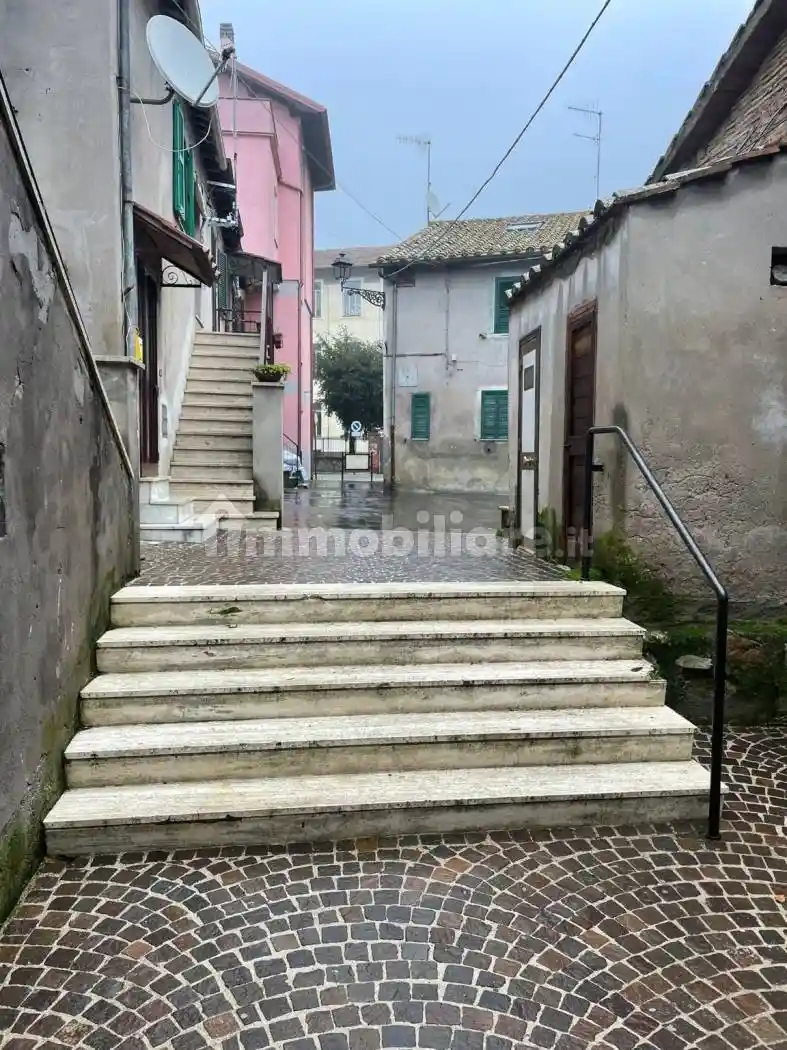 Appartamento in vendita a Allumiere