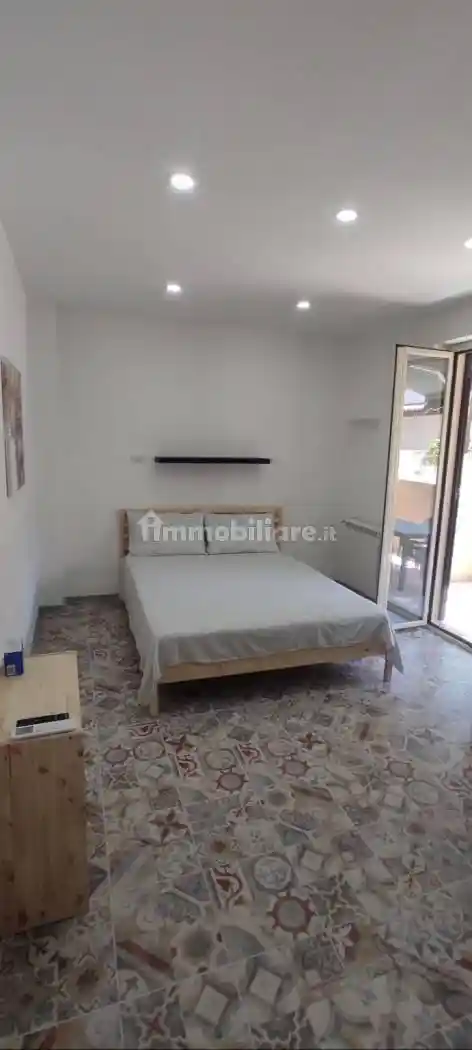 Palazzo - Edificio in affitto a Messina