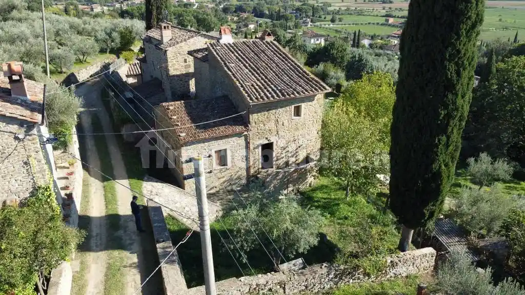 Casa indipendente in vendita a Cortona