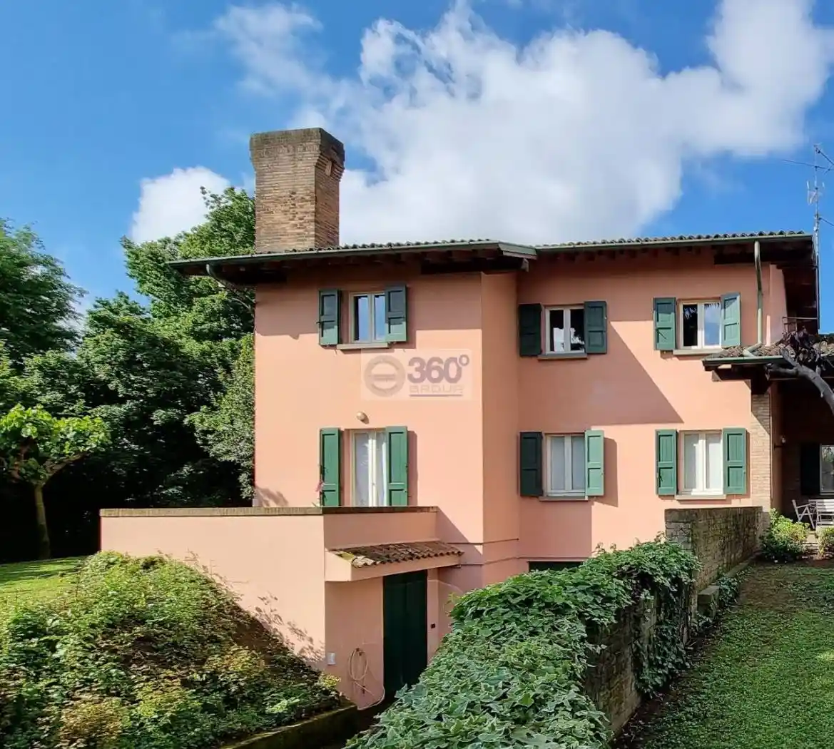 Villa in vendita a Passirano