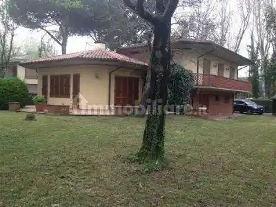 Villa in affitto a Massa