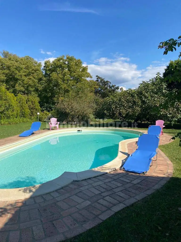 Villa in vendita a Latina