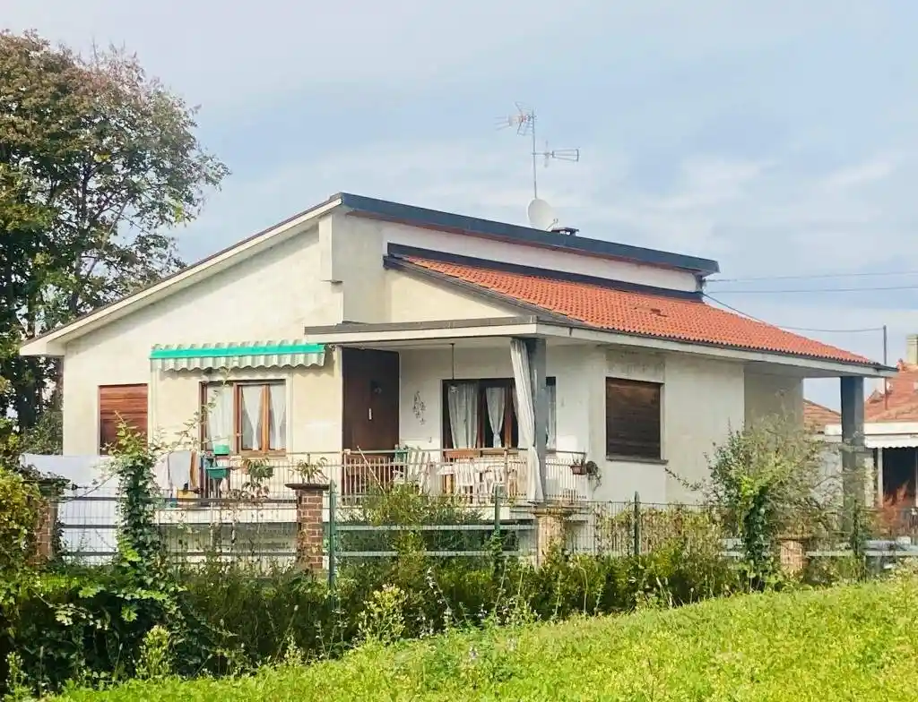 Villa in vendita a San Sebastiano da Po