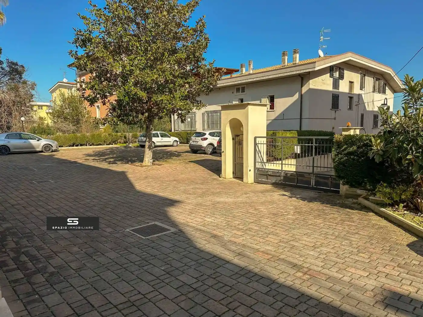 Trilocale via Roma 66, Centro, Alba Adriatica - foto 2