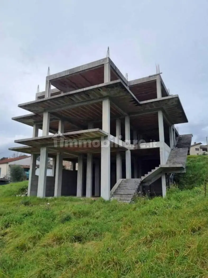 Villa in vendita a Sant'Ambrogio sul Garigliano