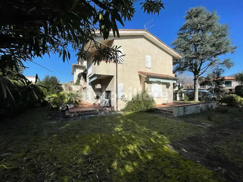 Villa in vendita a Forte dei Marmi