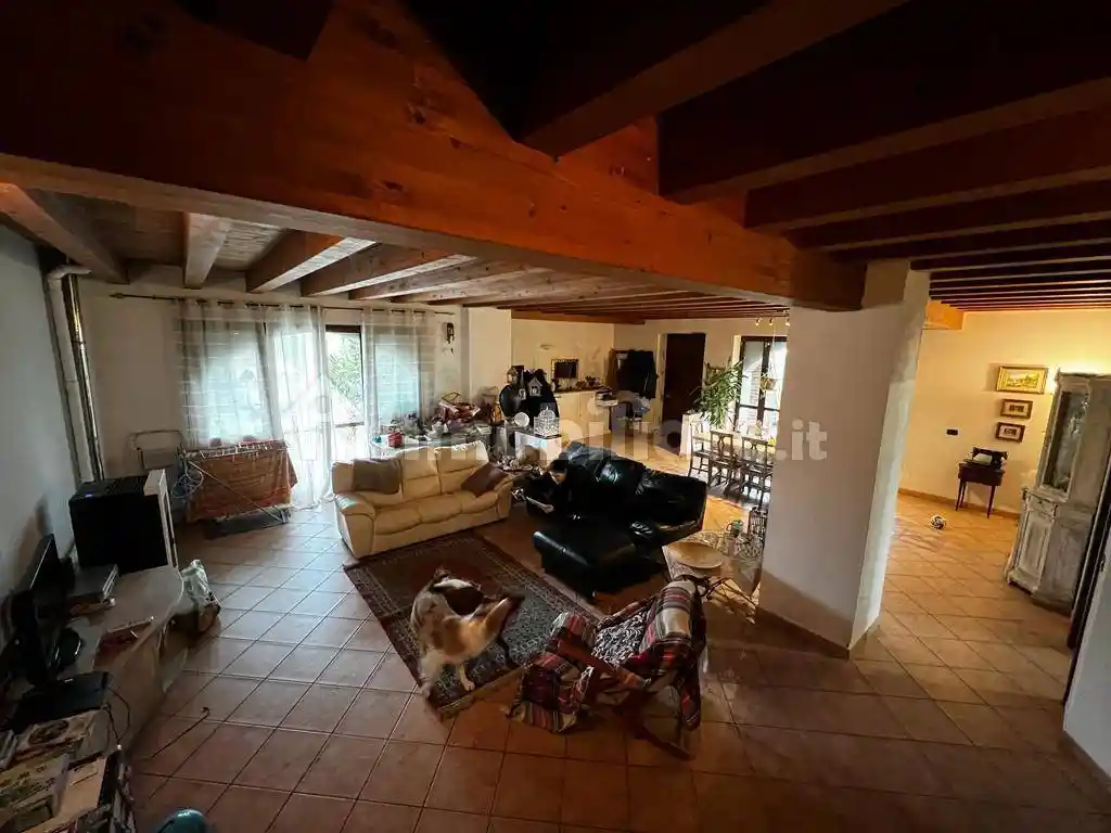 Rustico - Casale in vendita a Crespiatica