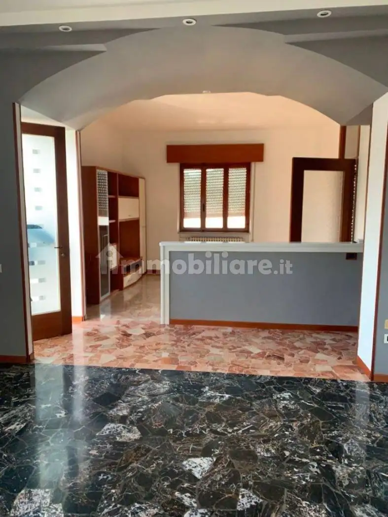 Appartamento in affitto a Longare