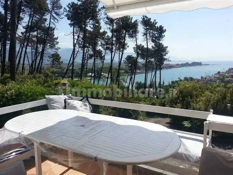 Villa in vendita a Ameglia