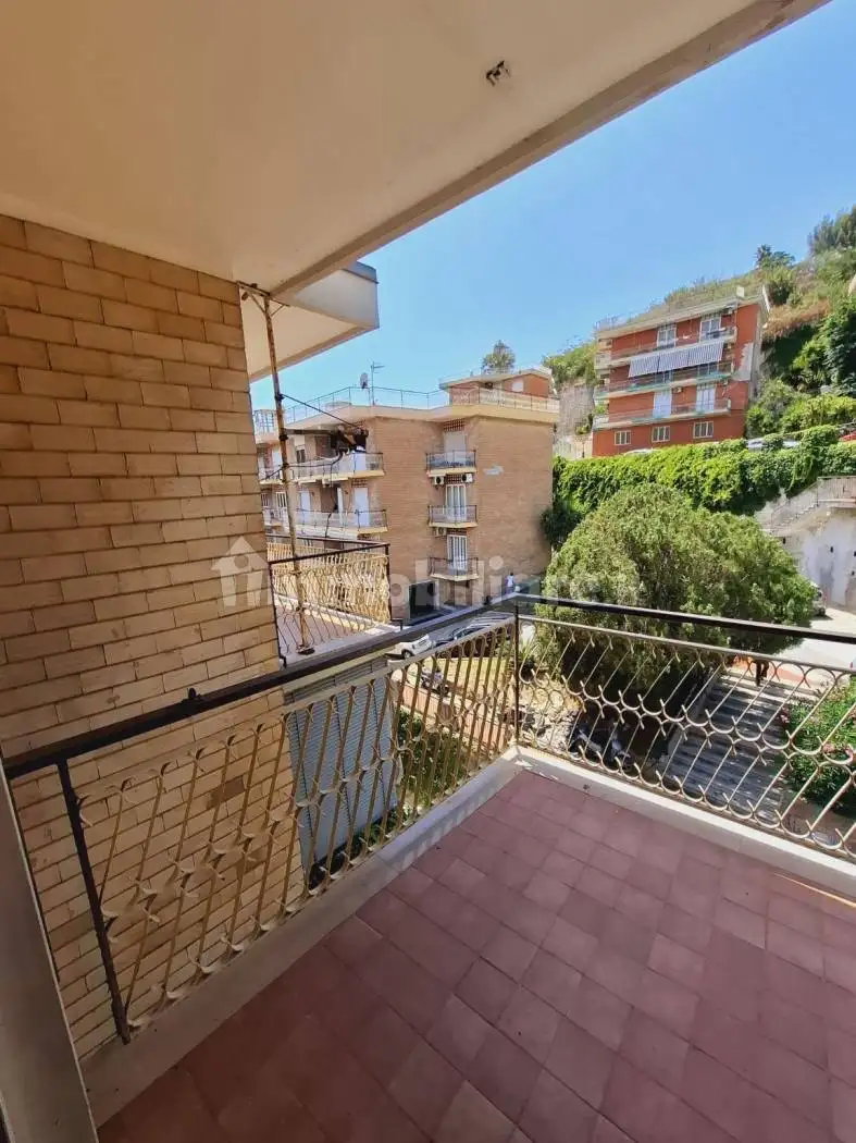 Appartamento in affitto a Napoli