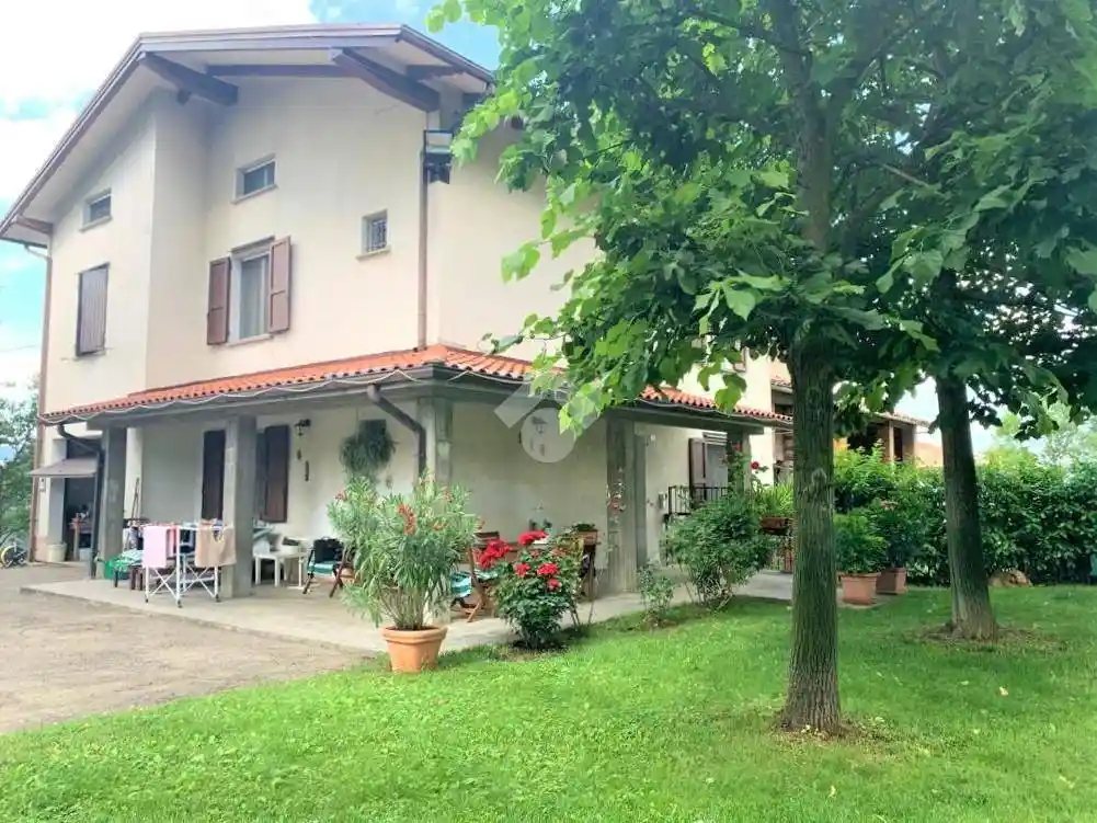 Casa indipendente in vendita a Pavullo nel Frignano