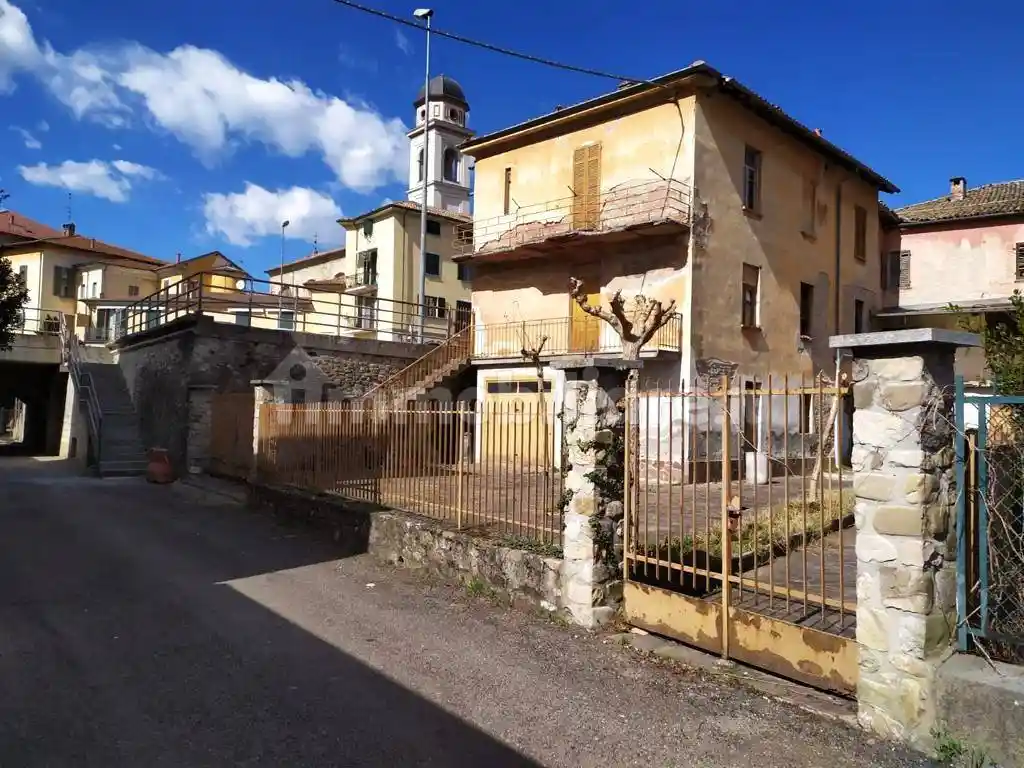 Casa indipendente in vendita a Godiasco Salice Terme