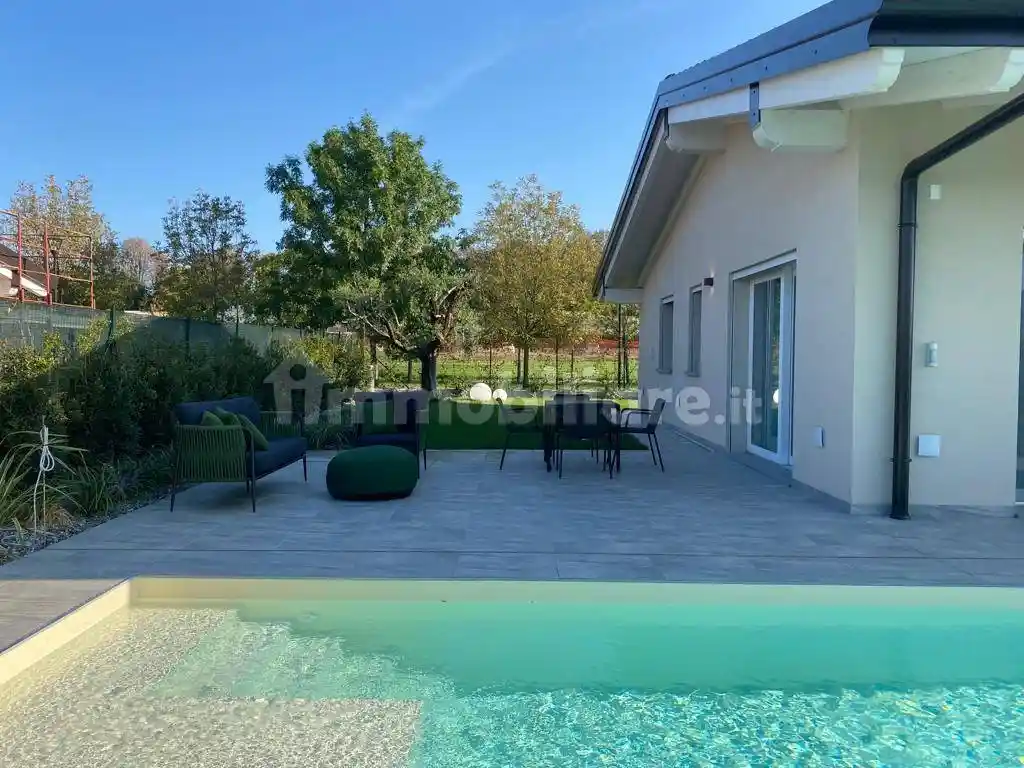 Villa in vendita a Castiglione delle Stiviere