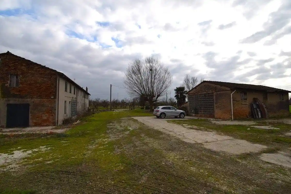 Rustico - Casale in vendita a Russi