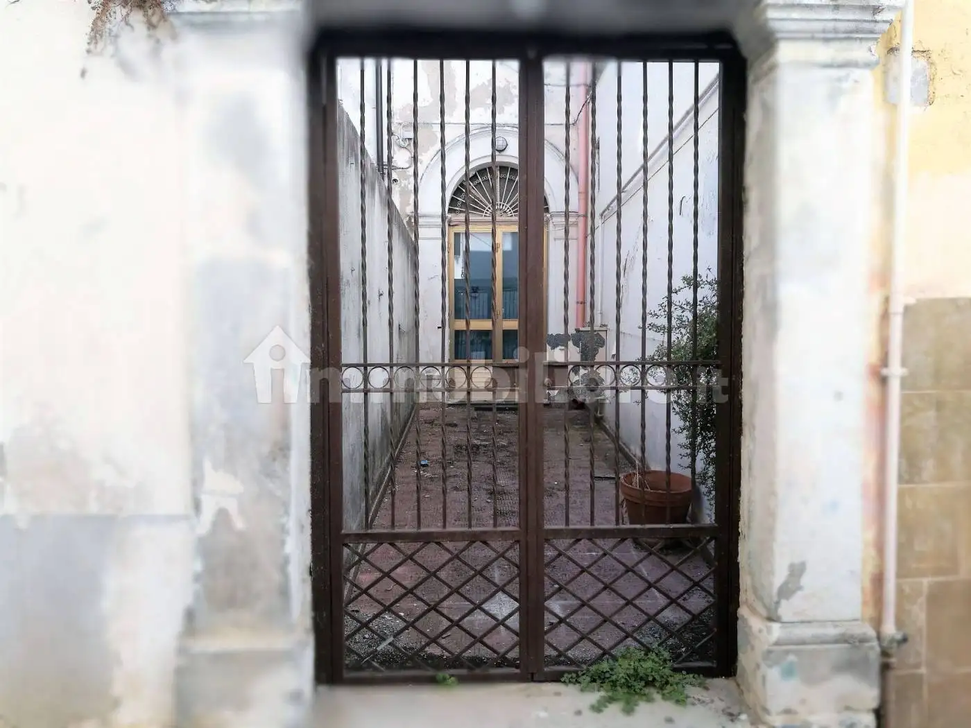 Casa indipendente in vendita a Cassano all'Ionio