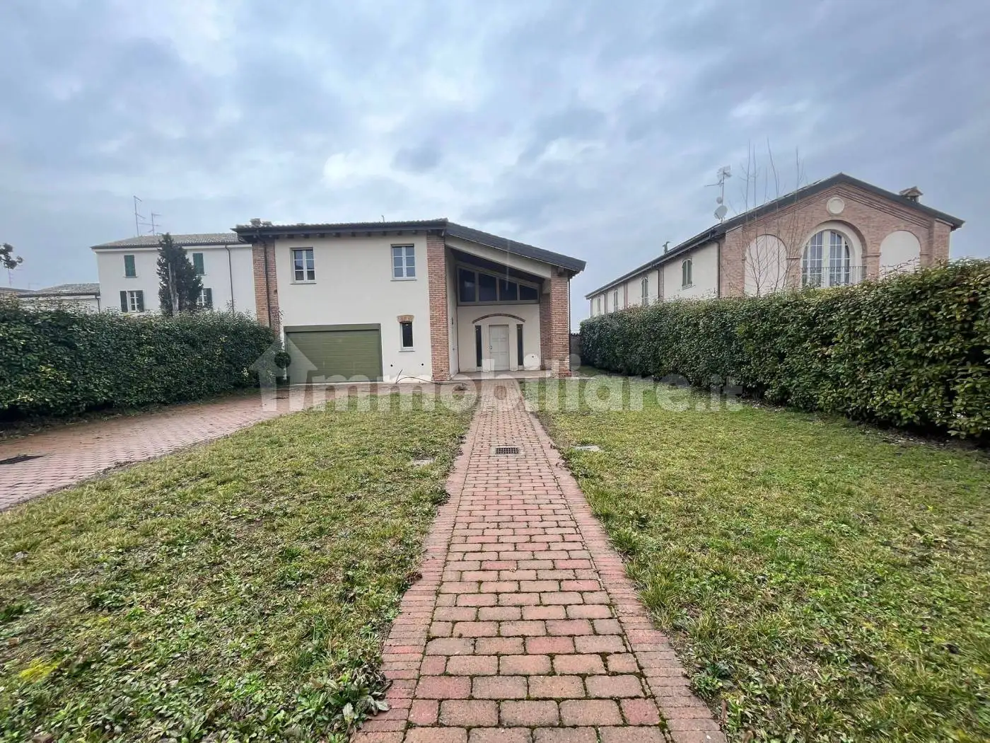 Villa in vendita a Piacenza