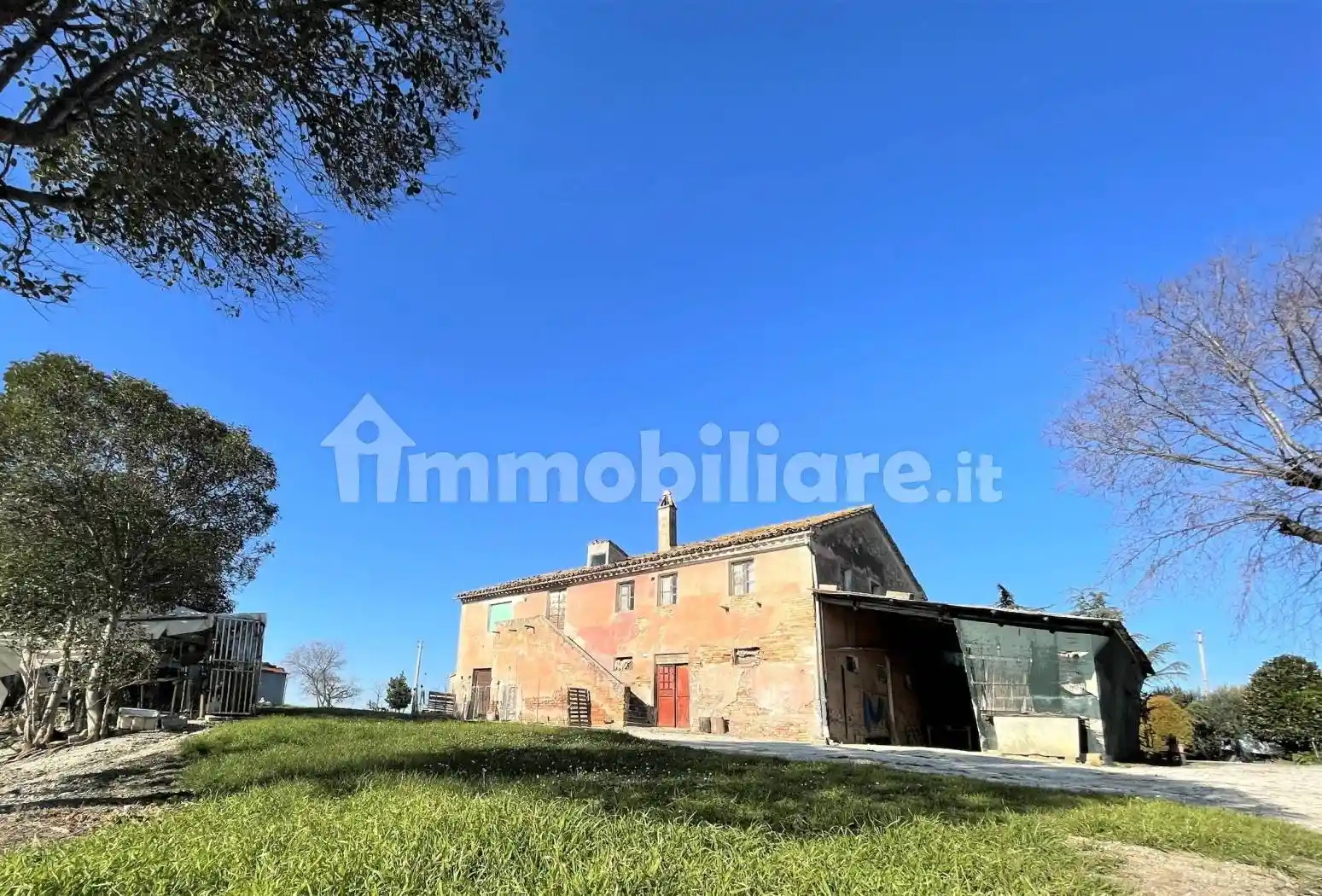 Rustico - Casale in vendita a Ostra Vetere