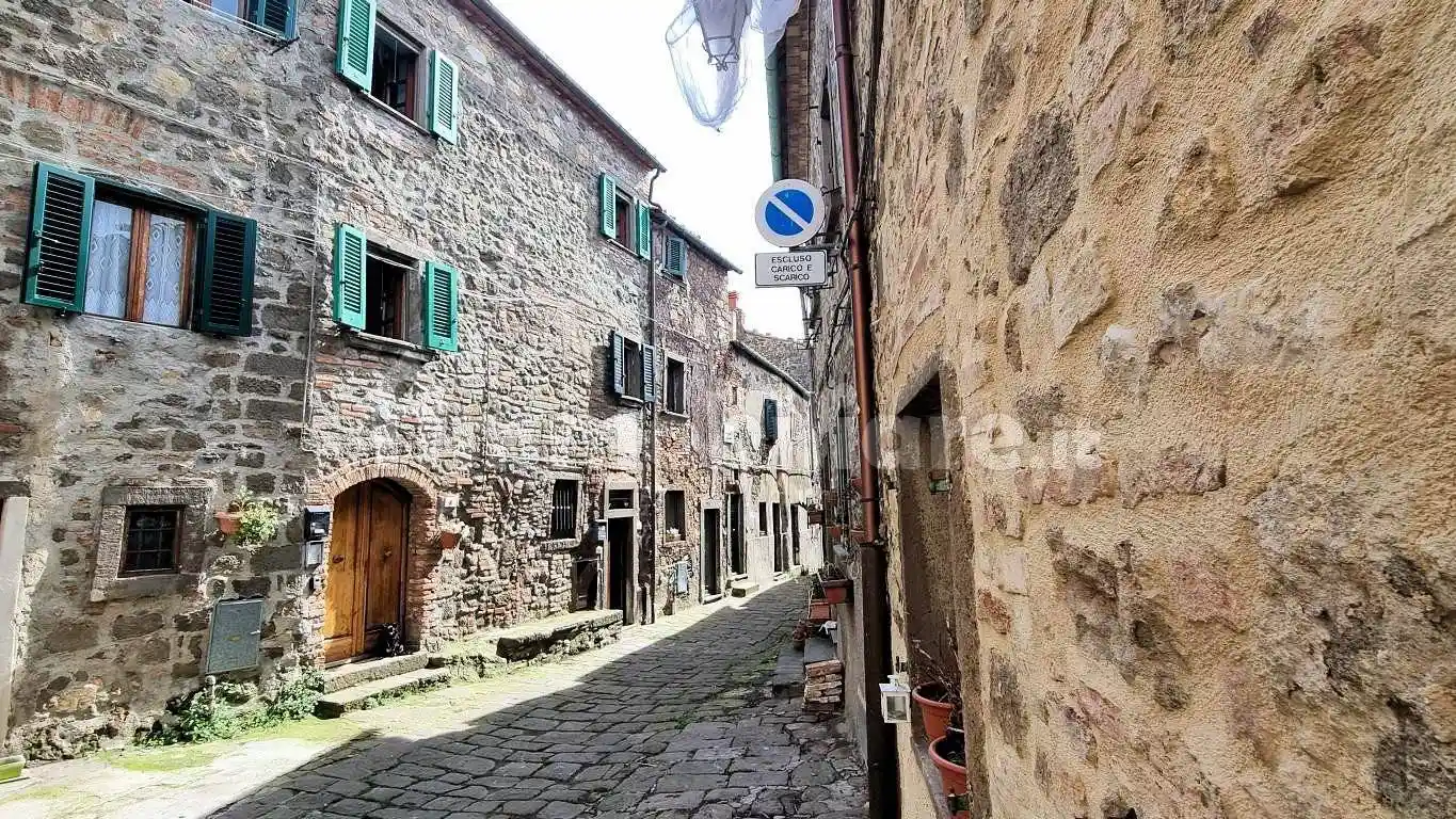Casa indipendente in vendita a Montecatini Val di Cecina