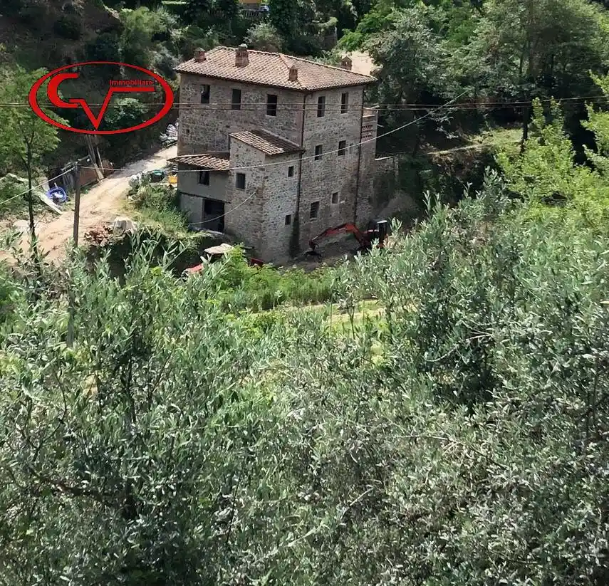 Rustico - Casale in vendita a Montevarchi