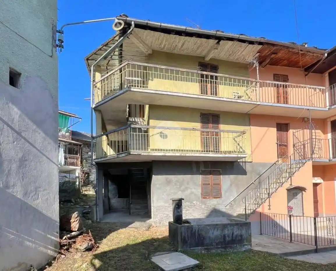 Casa indipendente in vendita a Viù