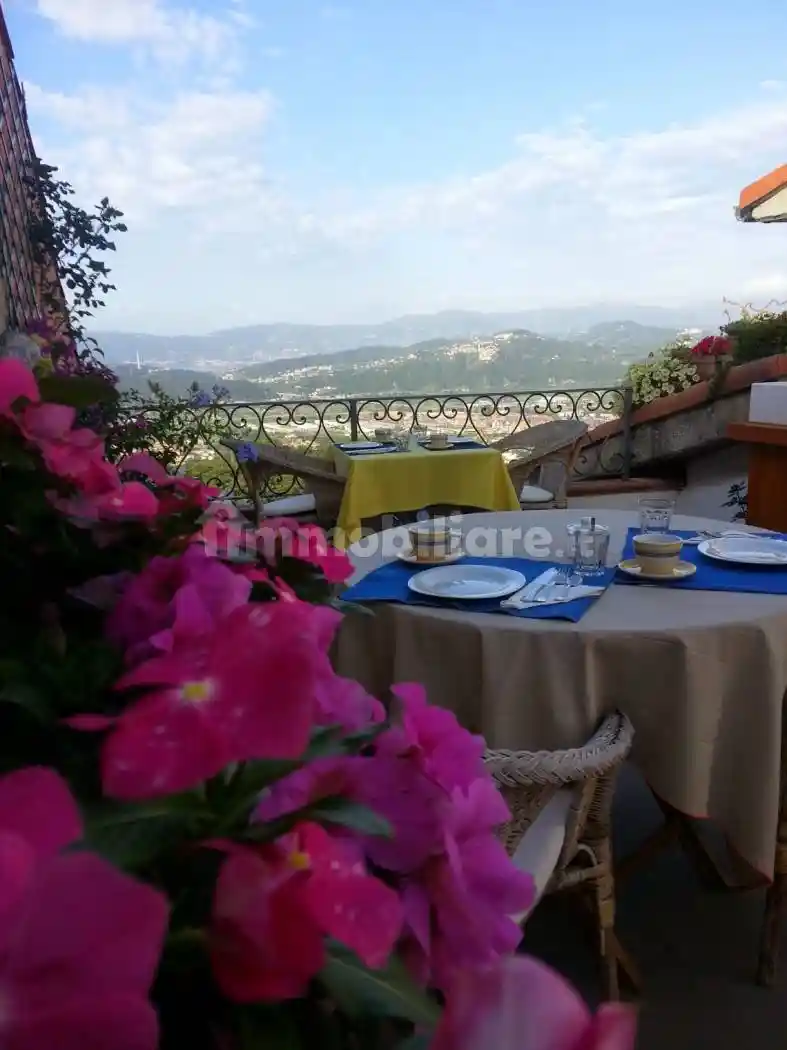 Casa indipendente in vendita a Santo Stefano di Magra