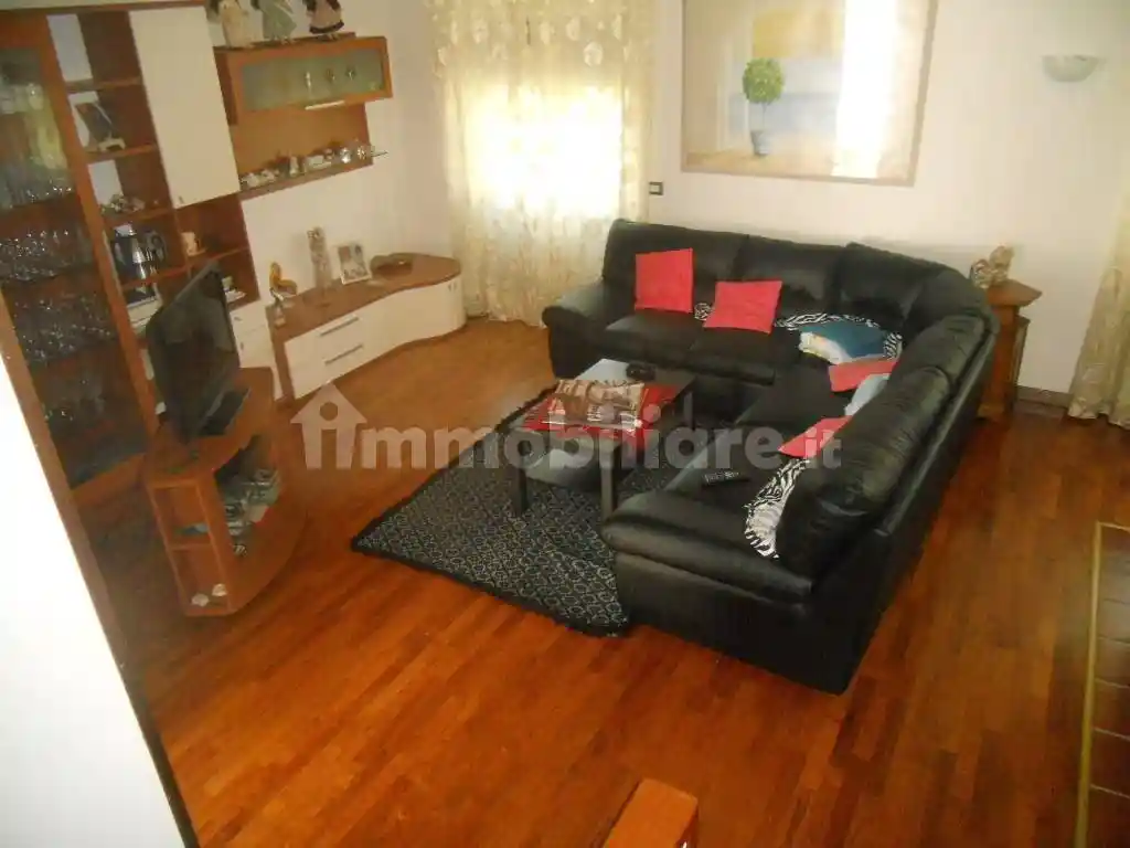 Casa indipendente in vendita a Sarzana